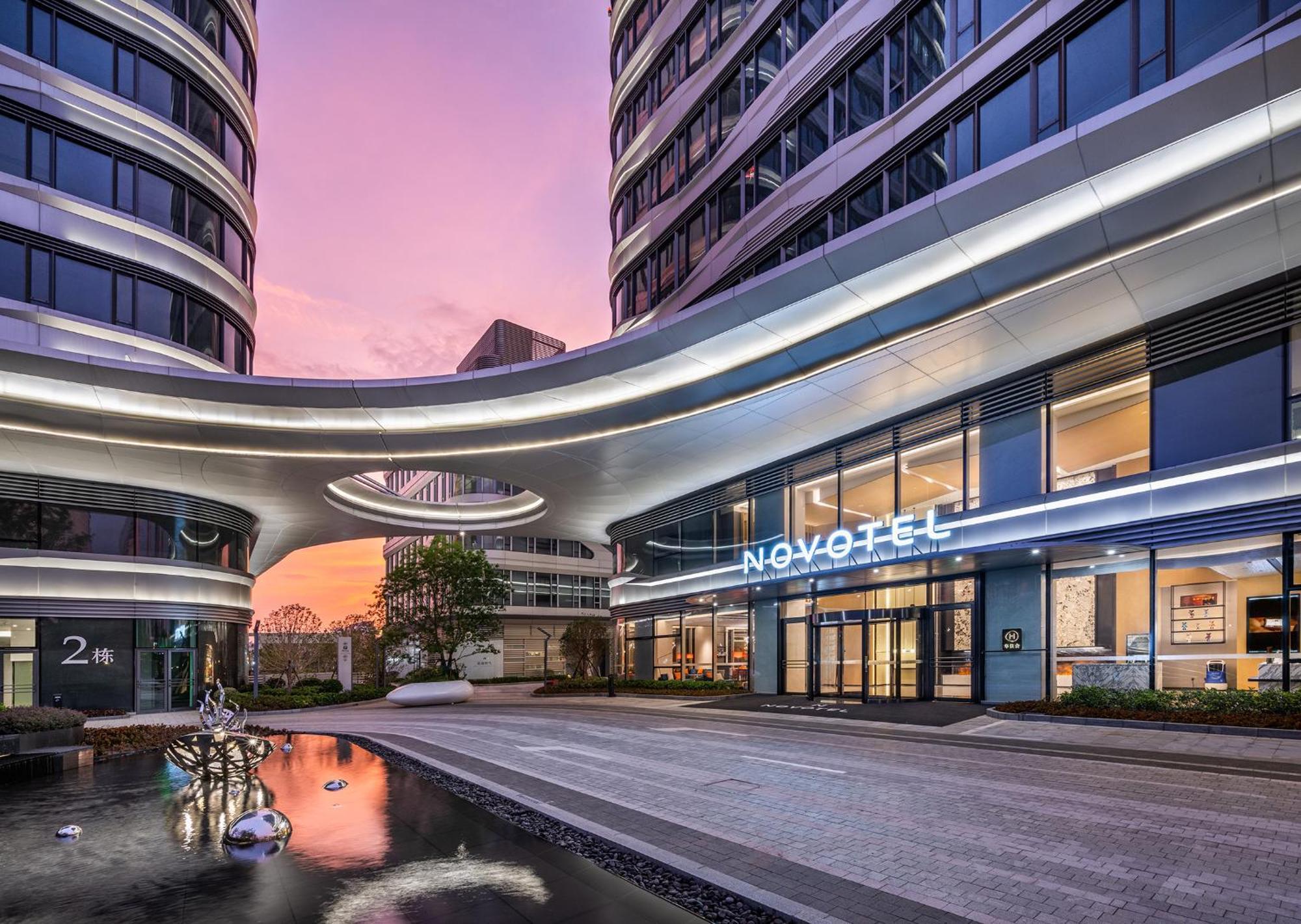 Novotel Shanghai Caohejing Exterior foto